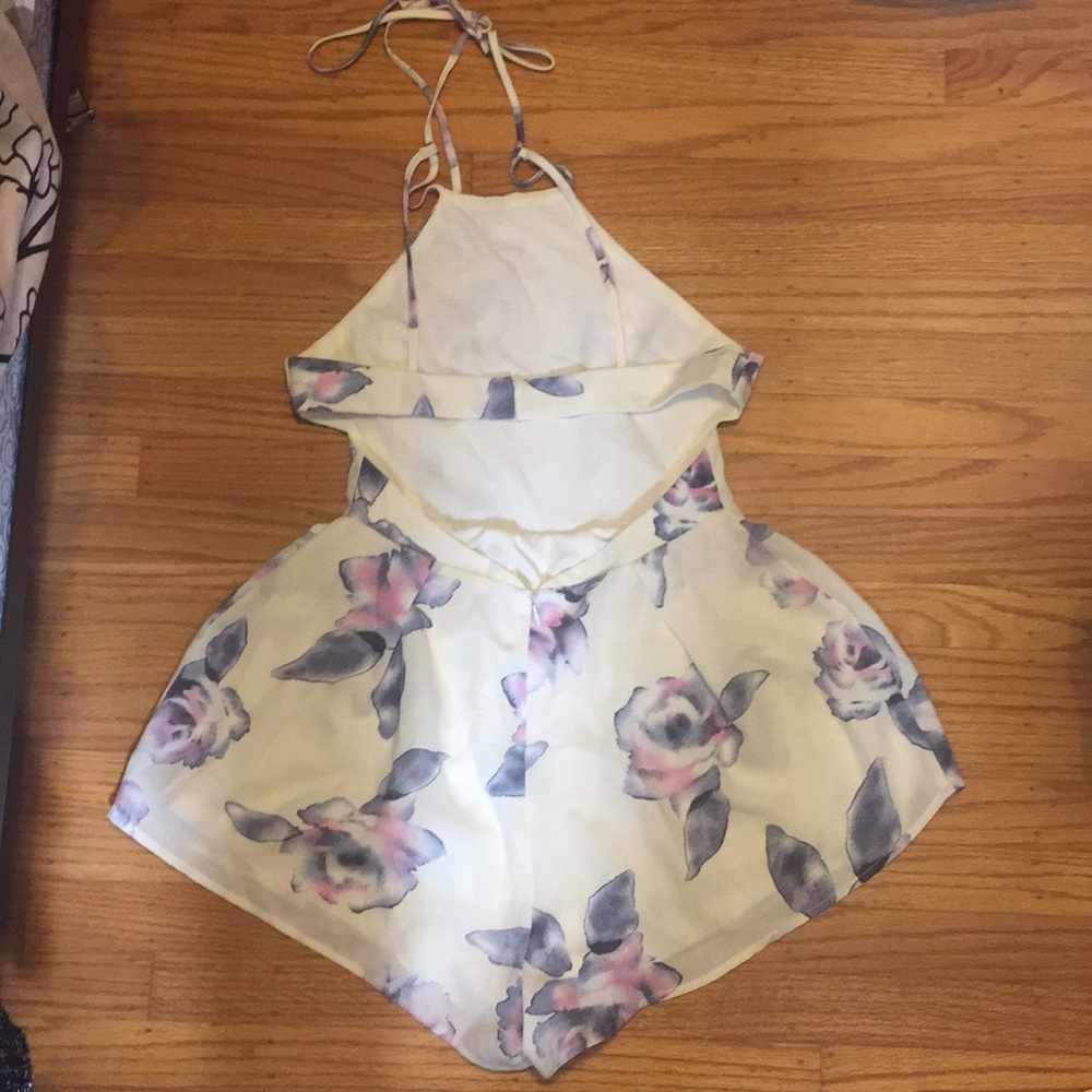 Floral Romoer - Picture 2 of 3
